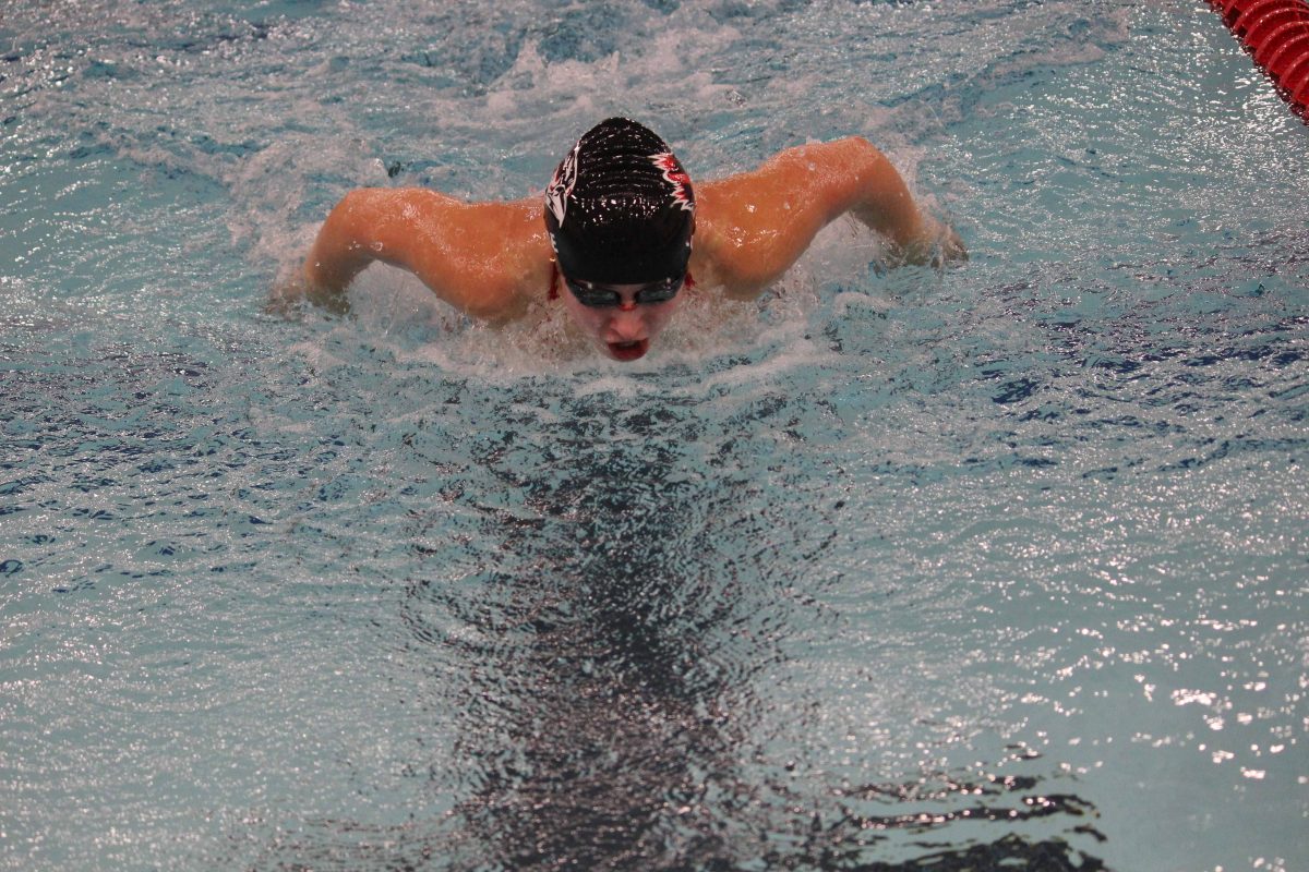 Mason City Swimmers Shine in Meet Against Des Moines East