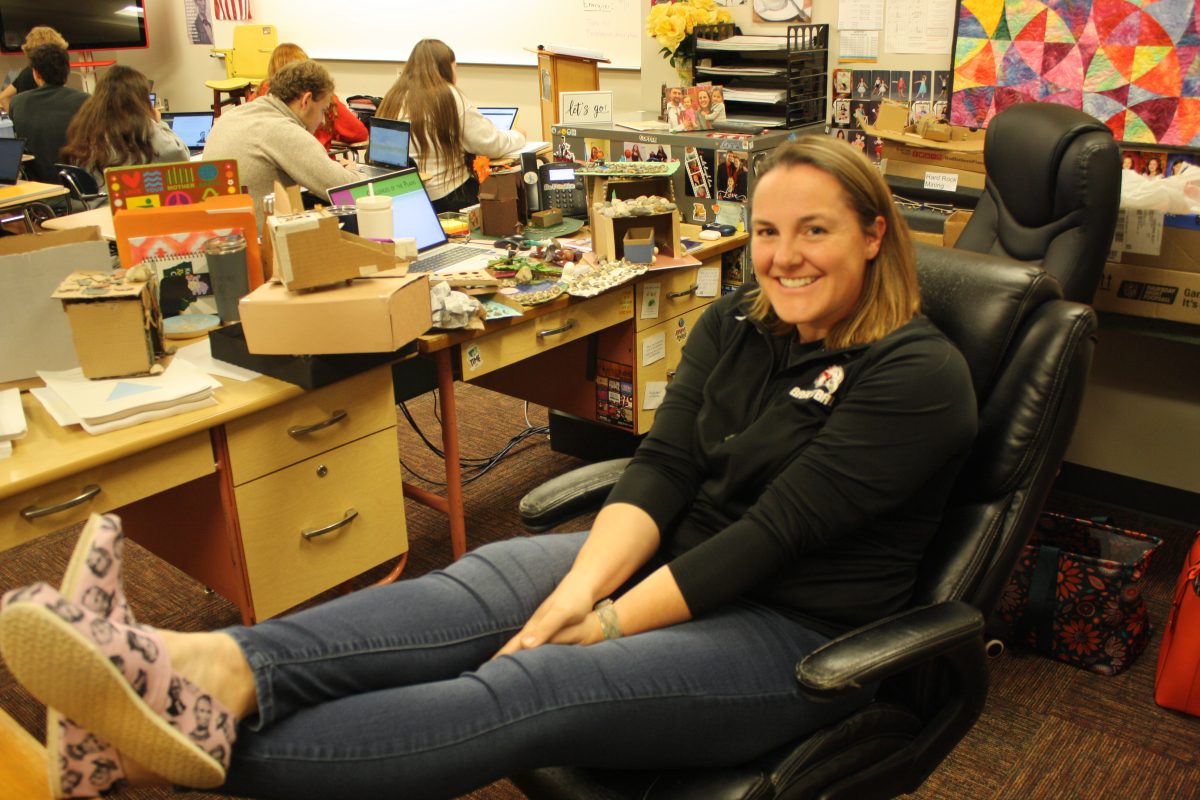 Teacher Slips into 'Lincoln Luck' Shoes to Inspire