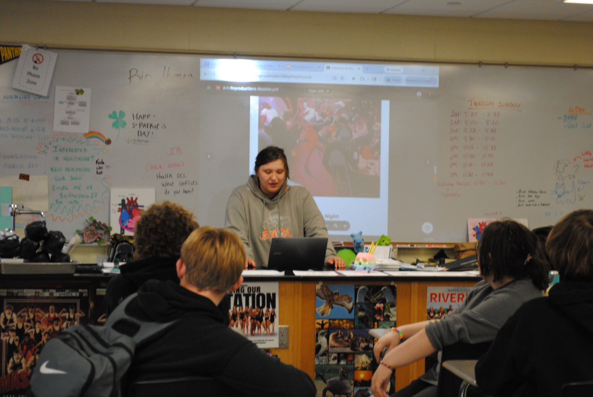 Senior Rain Sanchez practices her speech for competition on Thursday for Max Trip ('27), Keagan Tyler ('28), Kait Tietz ('27) and Logan Peterson ('28) at the most recent meeting. 